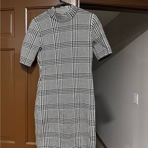 Chaps Monochrome Checkered Long Sleeve Dress